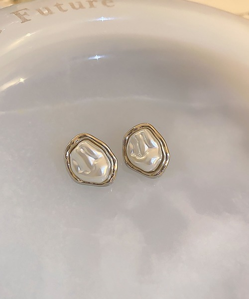 LA VORAGINE（ラ ヴォラジネ）の「ドロップ 大粒パールピアス（ピアス（両耳用）・レディース・ゴールド系1/シルバー系1/ゴールド/シルバー・FREE）」の8枚目の写真