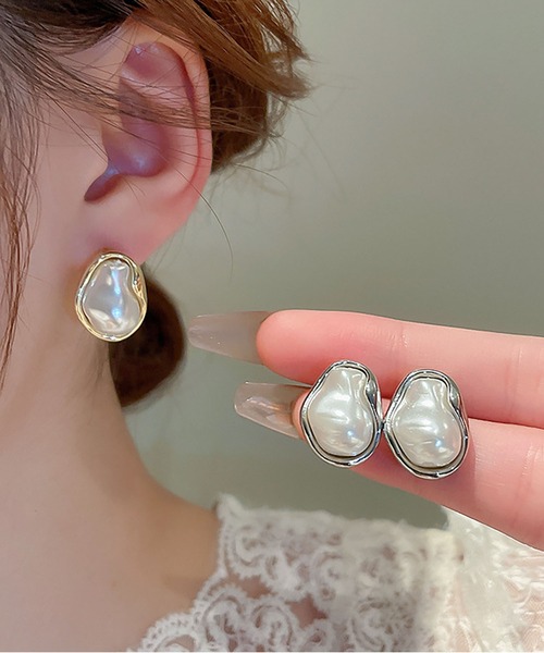 LA VORAGINE（ラ ヴォラジネ）の「ドロップ 大粒パールピアス（ピアス（両耳用）・レディース・ゴールド系1/シルバー系1/ゴールド/シルバー・FREE）」の9枚目の写真