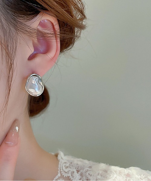 LA VORAGINE（ラ ヴォラジネ）の「ドロップ 大粒パールピアス（ピアス（両耳用）・レディース・ゴールド系1/シルバー系1/ゴールド/シルバー・FREE）」の12枚目の写真