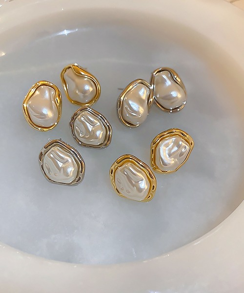 LA VORAGINE（ラ ヴォラジネ）の「ドロップ 大粒パールピアス（ピアス（両耳用）・レディース・ゴールド系1/シルバー系1/ゴールド/シルバー・FREE）」の14枚目の写真