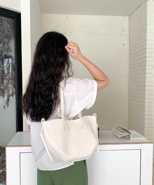 Birthday room(バースデイルーム)の「マルチWAY ショルダートートBAG(ショルダーバッグ・レディース・ブラック/ブラウン/アイボリー/キャメル・FREE)」の5枚目の写真