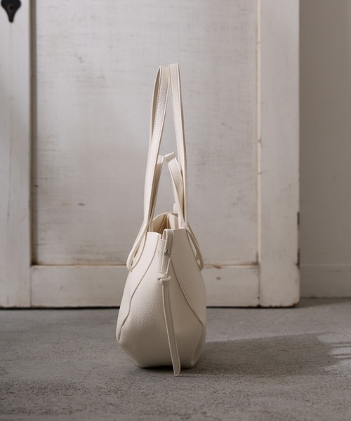 Birthday room(バースデイルーム)の「マルチWAY ショルダートートBAG(ショルダーバッグ・レディース・ブラック/ブラウン/アイボリー/キャメル・FREE)」の14枚目の写真