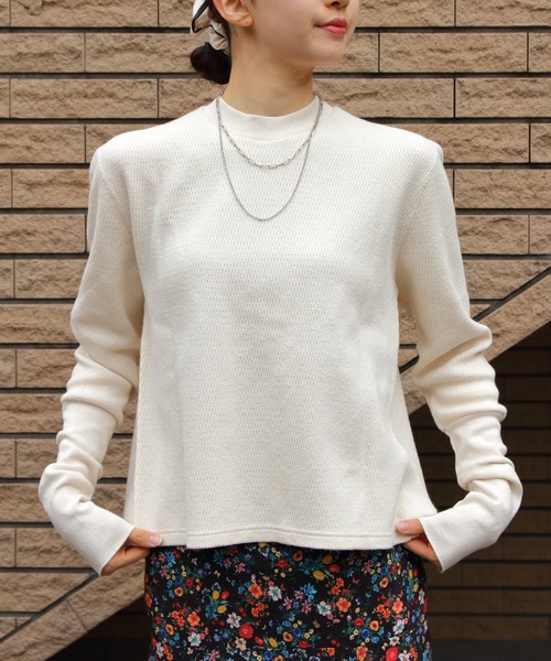 MEYAME(メヤメ)の「MEYAME/メヤメ フロントアンドバックリブプルオーバー FRONT AND BACK RIB PULLOVER(Tシャツ/カットソー・レディース・クリーム/ネイビー・FREE)」の6枚目の写真