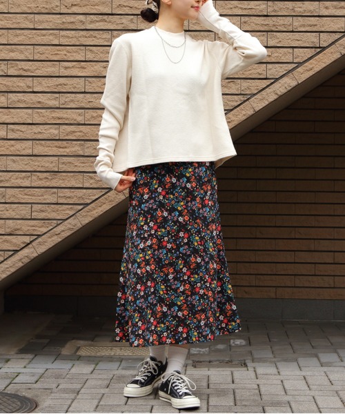 MEYAME(メヤメ)の「MEYAME/メヤメ フロントアンドバックリブプルオーバー FRONT AND BACK RIB PULLOVER(Tシャツ/カットソー・レディース・クリーム/ネイビー・FREE)」の9枚目の写真