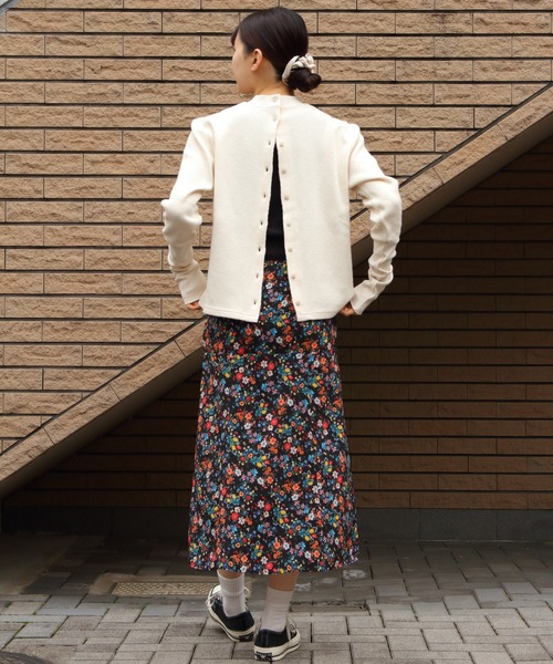 MEYAME(メヤメ)の「MEYAME/メヤメ フロントアンドバックリブプルオーバー FRONT AND BACK RIB PULLOVER(Tシャツ/カットソー・レディース・クリーム/ネイビー・FREE)」の17枚目の写真