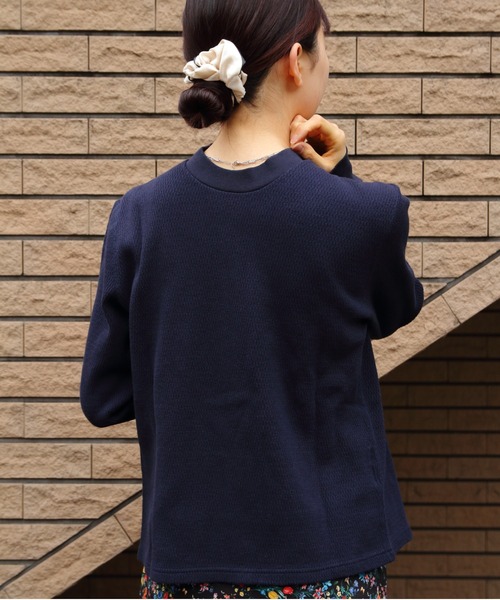 MEYAME(メヤメ)の「MEYAME/メヤメ フロントアンドバックリブプルオーバー FRONT AND BACK RIB PULLOVER(Tシャツ/カットソー・レディース・クリーム/ネイビー・FREE)」の19枚目の写真