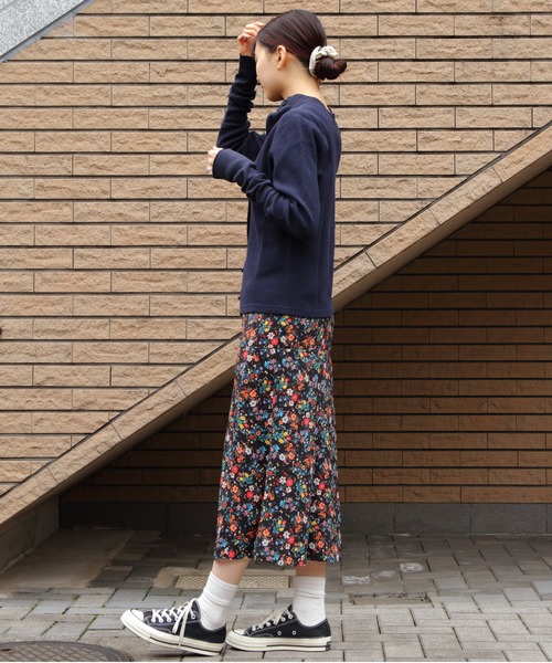 MEYAME(メヤメ)の「MEYAME/メヤメ フロントアンドバックリブプルオーバー FRONT AND BACK RIB PULLOVER(Tシャツ/カットソー・レディース・クリーム/ネイビー・FREE)」の21枚目の写真