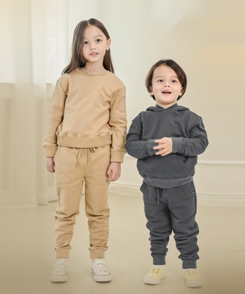 unifriend(ユニフレンド)の「(在庫なし)ベーシック スウェット ジョガーパンツ(スウェットパンツ・キッズ・アイボリー/チャコール/ベージュ・130/150/160/140/110/120)」の4枚目の写真