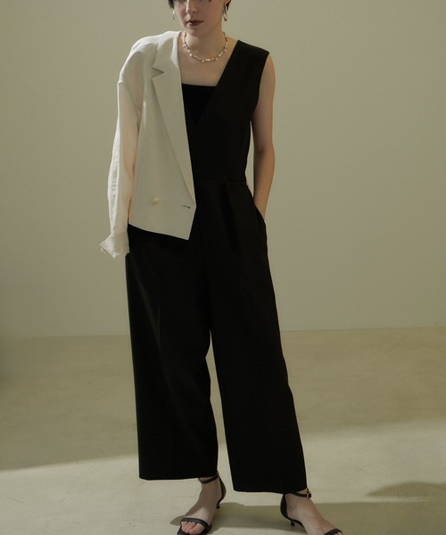 SALON adam et rope'（サロン アダム エ ロペ）の「【雑誌掲載】【WEB限定】Vネックオールインワン【洗える】（つなぎ/オールインワン・レディース・ブラック/ベージュ系その他・M/S）」の6枚目の写真