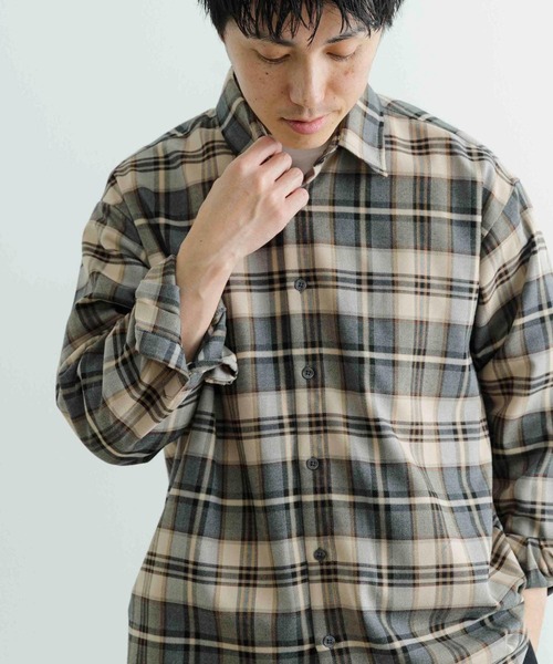 ITEMS URBANRESEARCH（アイテムズ アーバンリサーチ）の「TRストレッチ チェック レギュラーカラーシャツ（シャツ/ブラウス・メンズ・グレー/ネイビー/ベージュ・MEDIUM/LARGE）」の11枚目の写真