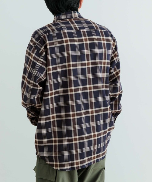 ITEMS URBANRESEARCH（アイテムズ アーバンリサーチ）の「TRストレッチ チェック レギュラーカラーシャツ（シャツ/ブラウス・メンズ・グレー/ネイビー/ベージュ・MEDIUM/LARGE）」の17枚目の写真