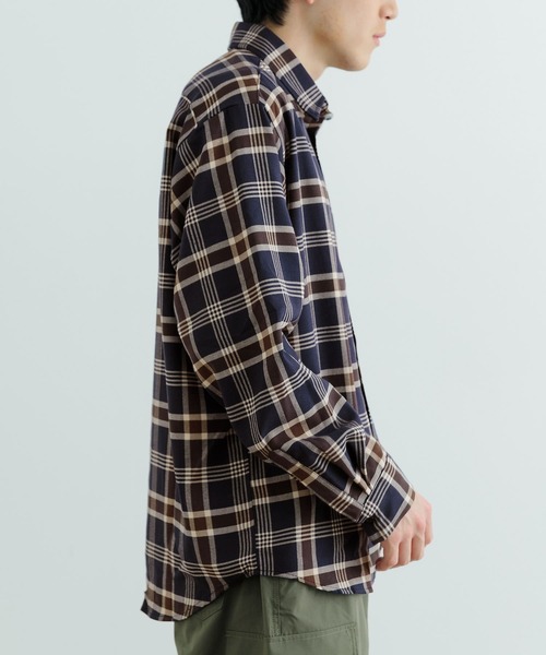 ITEMS URBANRESEARCH（アイテムズ アーバンリサーチ）の「TRストレッチ チェック レギュラーカラーシャツ（シャツ/ブラウス・メンズ・グレー/ネイビー/ベージュ・MEDIUM/LARGE）」の18枚目の写真