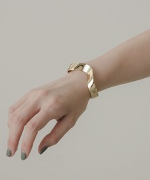 SMELLY | メタルニュアンスカーブバングル(ブレスレット)