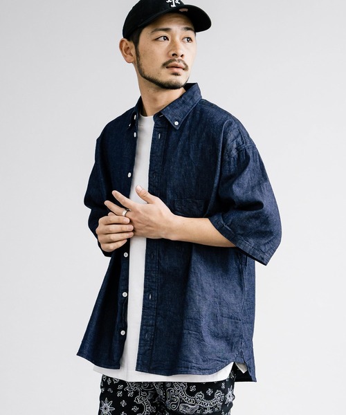 Audience(オーディエンス)の「Upscape Audience アップスケープオーディエンス 日本製 国産 備後 7オンス ムラデニム 釦ダウン ボクシーAライン ハーフスリーブシャツ AUD6505(シャツ/ブラウス・メンズ・ダークインディゴブルー/ブルー・L/M)」の8枚目の写真