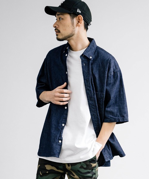 Audience(オーディエンス)の「Upscape Audience アップスケープオーディエンス 日本製 国産 備後 7オンス ムラデニム 釦ダウン ボクシーAライン ハーフスリーブシャツ AUD6505(シャツ/ブラウス・メンズ・ダークインディゴブルー/ブルー・L/M)」の9枚目の写真