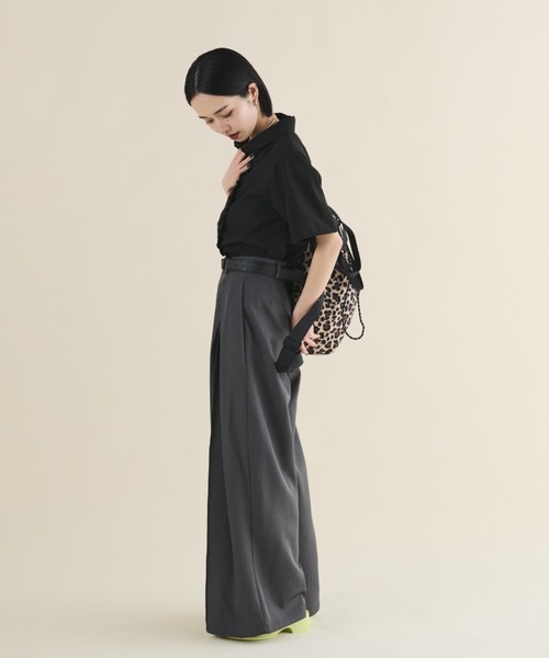 MERLOT（メルロー）の「フロントフリルクロップドブラウス（シャツ/ブラウス・レディース・ブラック/ホワイト・FREE）」の11枚目の写真