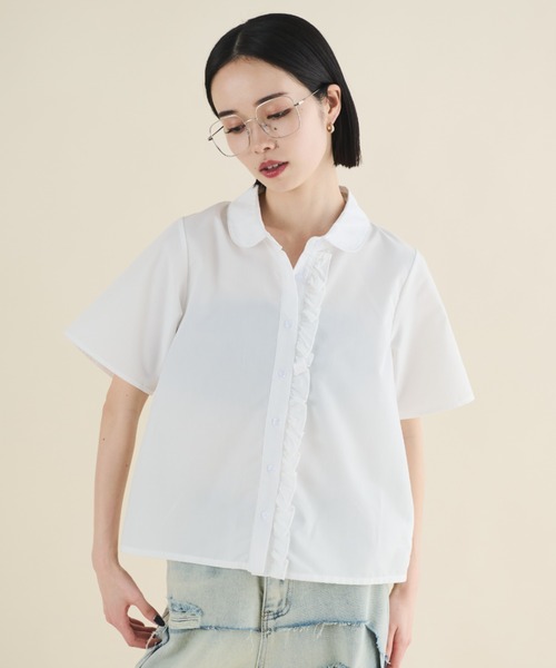 MERLOT（メルロー）の「フロントフリルクロップドブラウス（シャツ/ブラウス・レディース・ブラック/ホワイト・FREE）」の5枚目の写真