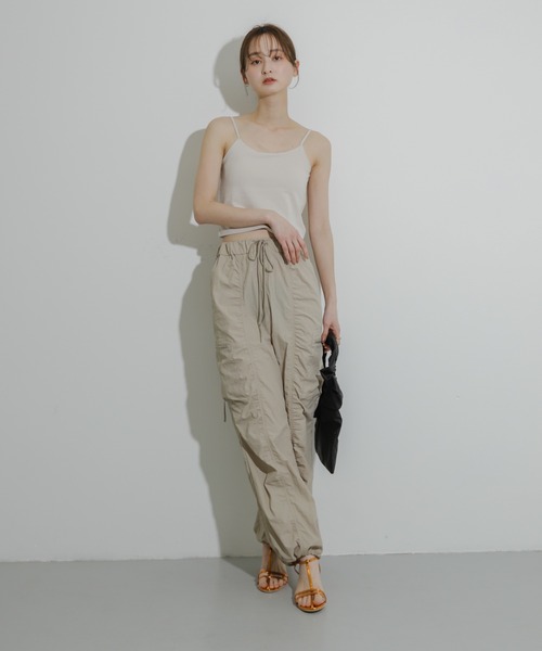 SENSE OF PLACE by URBAN RESEARCH（センスオブプレイスバイアーバンリサーチ）の「『UR TECH ひやサラクール』カップツキバックオープンキャミソール（キャミソール・レディース・ライトベージュ/ブラック/チャコールグレー・ONE）」の21枚目の写真