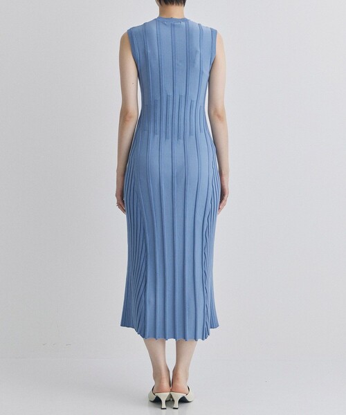 CINOH(チノ)の「【CINOH/チノ】《STUDIOUS別注》ノースリーブニットドレス(ワンピース・レディース・ブラウン/ブラック/ブルー・38/36)」の20枚目の写真