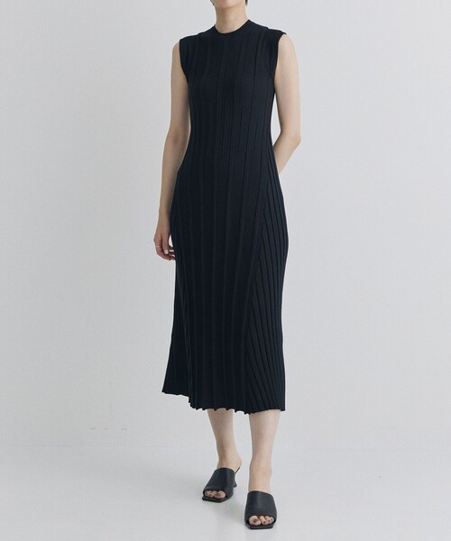 CINOH(チノ)の「【CINOH/チノ】《STUDIOUS別注》ノースリーブニットドレス(ワンピース・レディース・ブラウン/ブラック/ブルー・38/36)」の5枚目の写真