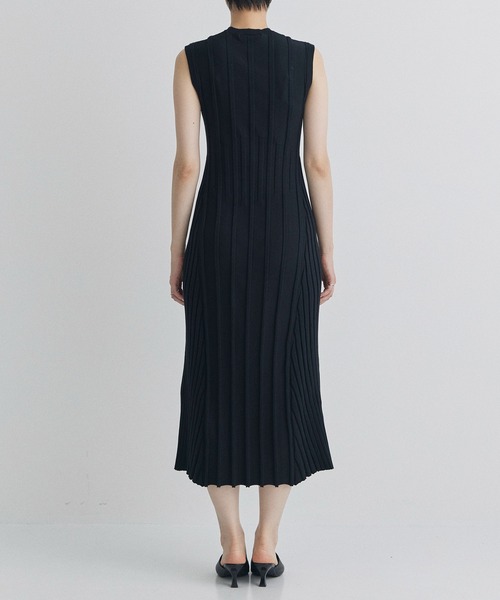 CINOH(チノ)の「【CINOH/チノ】《STUDIOUS別注》ノースリーブニットドレス(ワンピース・レディース・ブラウン/ブラック/ブルー・38/36)」の8枚目の写真