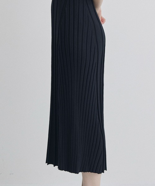 CINOH(チノ)の「【CINOH/チノ】《STUDIOUS別注》ノースリーブニットドレス(ワンピース・レディース・ブラウン/ブラック/ブルー・38/36)」の13枚目の写真