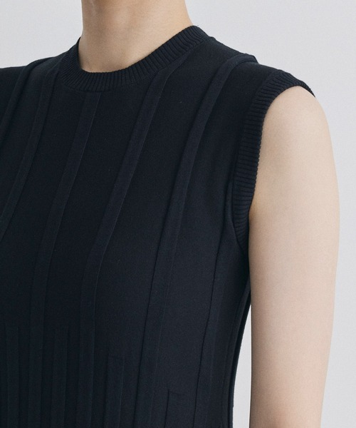 CINOH(チノ)の「【CINOH/チノ】《STUDIOUS別注》ノースリーブニットドレス(ワンピース・レディース・ブラウン/ブラック/ブルー・38/36)」の9枚目の写真