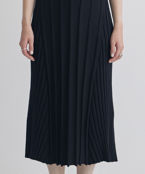 CINOH(チノ)の「【CINOH/チノ】《STUDIOUS別注》ノースリーブニットドレス(ワンピース・レディース・ブラウン/ブラック/ブルー・38/36)」の12枚目の写真