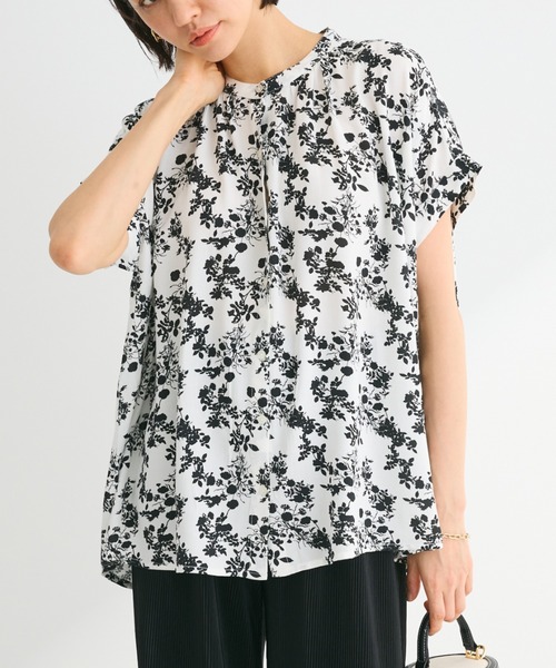 Green　Parks（グリーンパークス）の「I　アソート柄さらっとレーヨンブラウス（シャツ/ブラウス・レディース・イエロー系その他/ブラック系その他/ブルー系その他3/オフホワイト・FREE）」の2枚目の写真