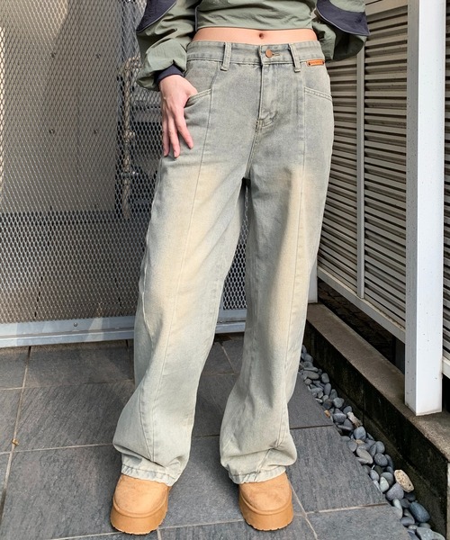 lilful(リルフル)の「ヴィンテージ加工 ブラスト バレルレッグ デニムワイドパンツ(デニムパンツ・レディース・ブルー・S/L/M)」の16枚目の写真