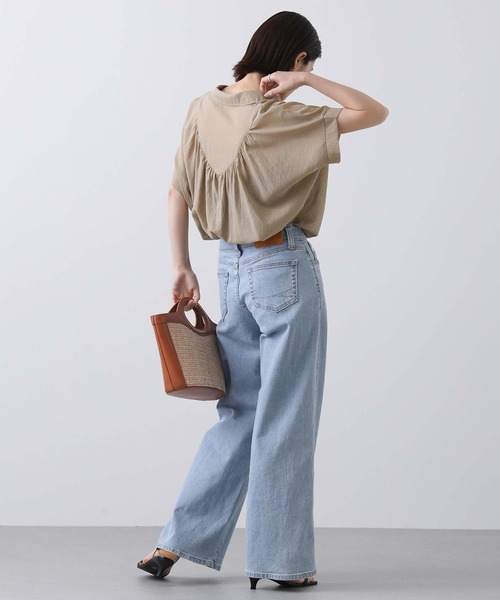 Gready Brilliant（グレディブリリアン）の「シアー後Ｖギャザーシャツ（シャツ/ブラウス・レディース・レッド/キャメル・FREE）」の9枚目の写真