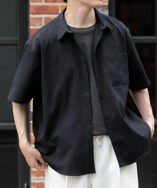 ITEMS URBANRESEARCH（アイテムズ アーバンリサーチ）の「『セットアップ対応』ヨウリュウ レギュラーカラー 半袖シャツ（シャツ/ブラウス・メンズ・ブラック/ネイビー/ブラウン・MEDIUM/LARGE）」の2枚目の写真