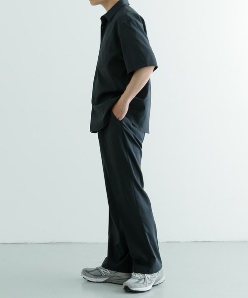 ITEMS URBANRESEARCH（アイテムズ アーバンリサーチ）の「『セットアップ対応』ヨウリュウ レギュラーカラー 半袖シャツ（シャツ/ブラウス・メンズ・ブラック/ネイビー/ブラウン・MEDIUM/LARGE）」の16枚目の写真