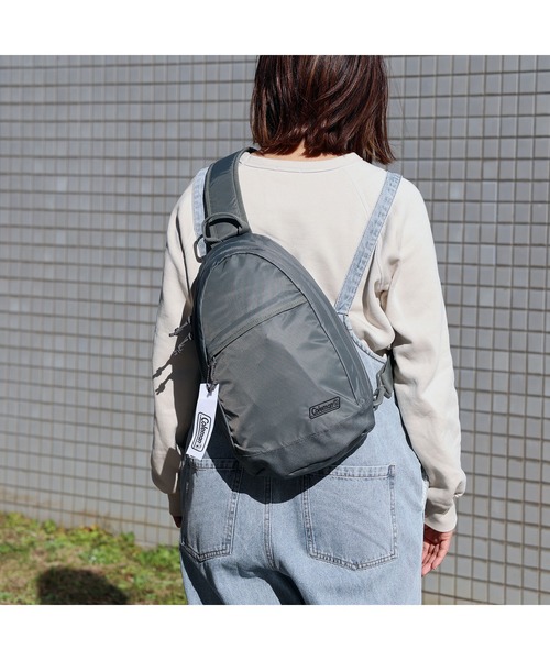 COLEMAN（コールマン）の「ウォーカースリングバッグ（ブラックヘザー）（ボディバッグ/ウエストポーチ・レディース・ブラック×グレー・6L）」の6枚目の写真