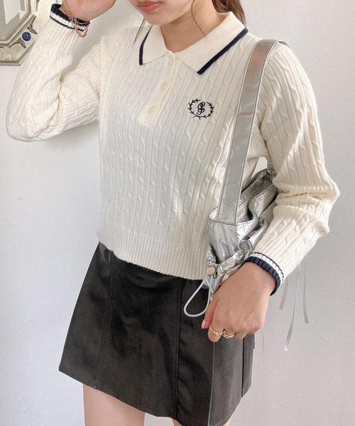 セール】◇ワンポイントロゴ刺繍 衿付ケーブルニットプルオーバー