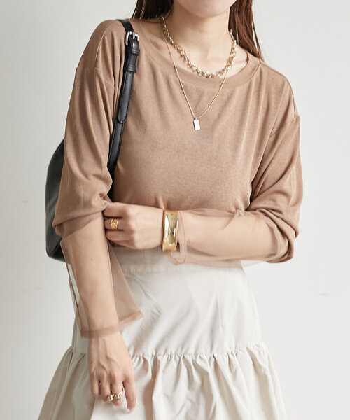 Thevon(ゼボン)の「袖先シアーボートネックプルオーバー(Tシャツ/カットソー・レディース・グレー/オフホワイト/ブラック/ベージュ/グリーン系その他・FREE)」の4枚目の写真