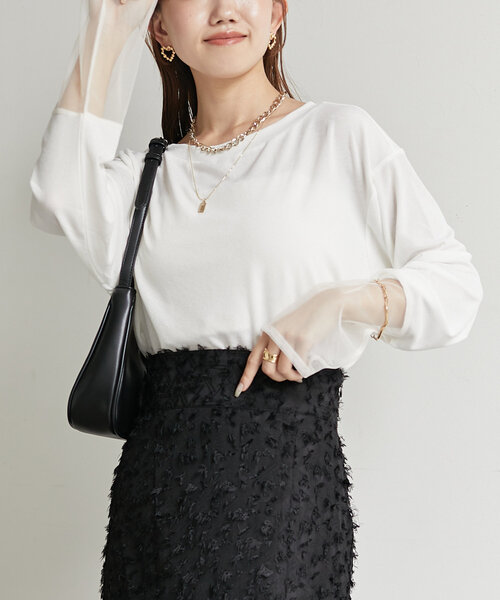 Thevon(ゼボン)の「袖先シアーボートネックプルオーバー(Tシャツ/カットソー・レディース・グレー/オフホワイト/ブラック/ベージュ/グリーン系その他・FREE)」の9枚目の写真