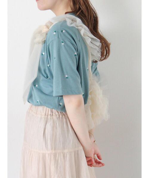 ehka sopo（エヘカソポ）の「花刺繍Tシャツ（Tシャツ/カットソー・レディース・キナリ/オフホワイト/ブラック/グリーン・F）」の6枚目の写真