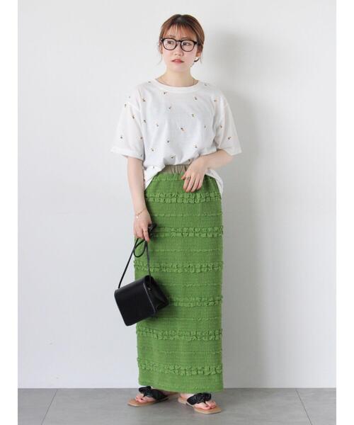 ehka sopo（エヘカソポ）の「花刺繍Tシャツ（Tシャツ/カットソー・レディース・キナリ/オフホワイト/ブラック/グリーン・F）」の17枚目の写真