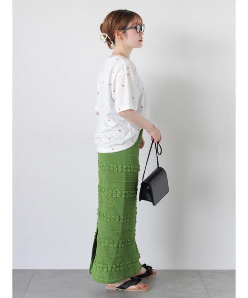 ehka sopo（エヘカソポ）の「花刺繍Tシャツ（Tシャツ/カットソー・レディース・キナリ/オフホワイト/ブラック/グリーン・F）」の18枚目の写真