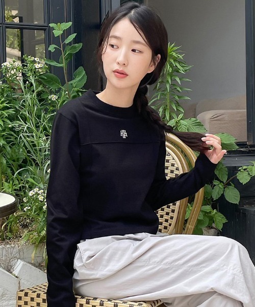A'GEM/9 × .kom『muah muah/ムーアムーア』STITCH LINE CROP T
