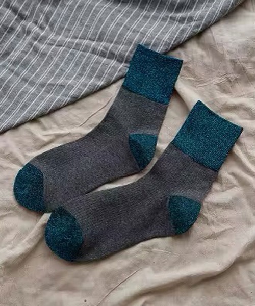 ammy.(エイミードット)の「【 ammy. / エイミードット 】 バイカラー ラメ ソックス(ソックス/靴下・レディース・ブラウン/ブラック×ゴールド/グレー/ブラック×シルバー・FREE)」の8枚目の写真