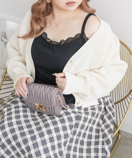 CLETTE(クレット)の「レース使いシャーリングキャミソール(キャミソール・レディース・アイボリー/ブラック・LL/3L/4L)」の2枚目の写真
