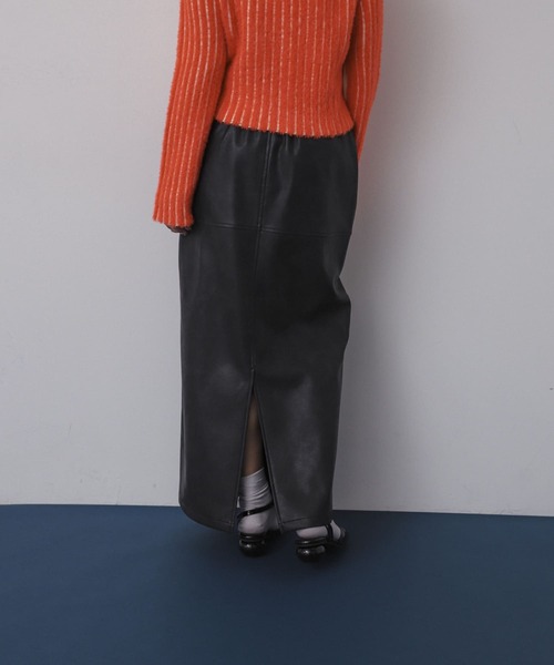 SENSE OF PLACE by URBAN RESEARCH(センスオブプレイスバイアーバンリサーチ)の「ヴィンテージレザーライクペンシルスカート(スカート・レディース・カーキ/アイボリー/ブラック・SMALL/MEDIUM)」の8枚目の写真