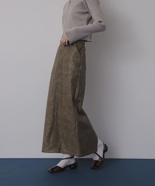 SENSE OF PLACE by URBAN RESEARCH(センスオブプレイスバイアーバンリサーチ)の「ヴィンテージレザーライクペンシルスカート(スカート・レディース・カーキ/アイボリー/ブラック・SMALL/MEDIUM)」の14枚目の写真