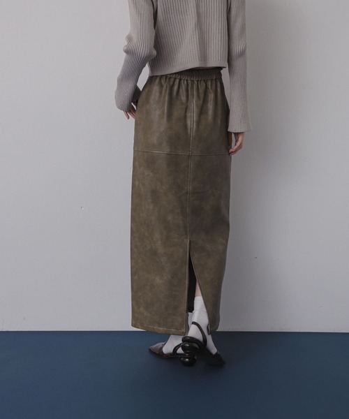 SENSE OF PLACE by URBAN RESEARCH(センスオブプレイスバイアーバンリサーチ)の「ヴィンテージレザーライクペンシルスカート(スカート・レディース・カーキ/アイボリー/ブラック・SMALL/MEDIUM)」の15枚目の写真