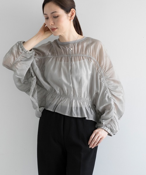DECADE CLASSIC(ディケイド クラシック)の「【DECADE CLASSIC】ラッフルドロストドルマンシアーブラウス (SS)(シャツ/ブラウス・レディース・ライトベージュ/ブラック/グレー/ホワイト/ベージュ・FREE)」の4枚目の写真
