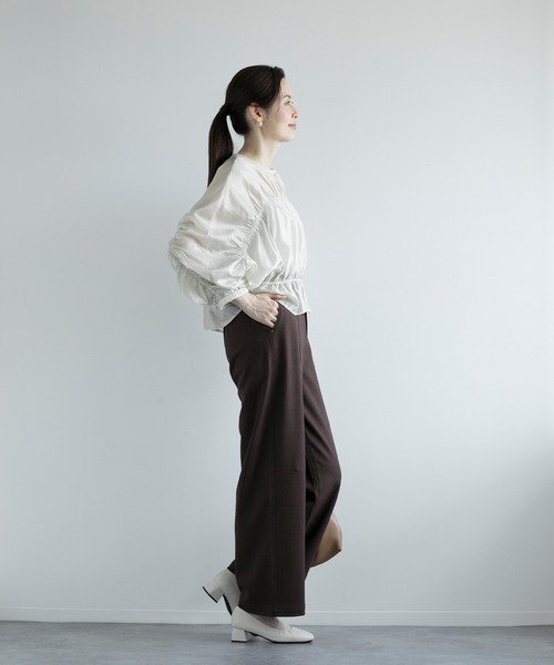 DECADE CLASSIC(ディケイド クラシック)の「【DECADE CLASSIC】ラッフルドロストドルマンシアーブラウス (SS)(シャツ/ブラウス・レディース・ライトベージュ/ブラック/グレー/ホワイト/ベージュ・FREE)」の10枚目の写真