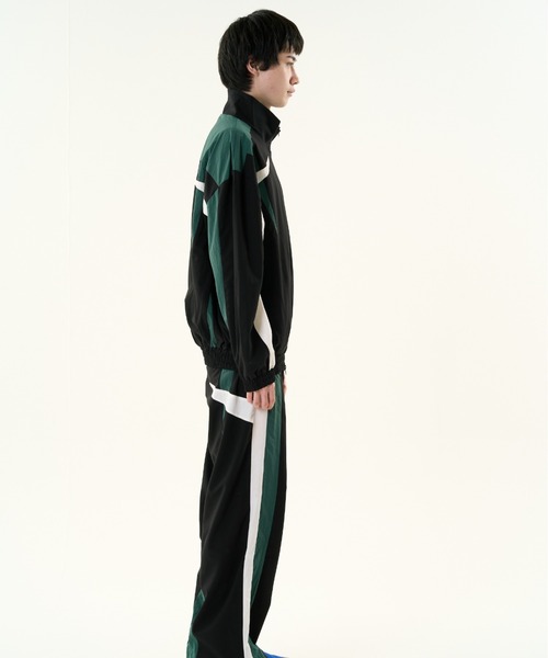 DISCOVERED（ディスカバード）の「DISCOVERED TRACK SUITS JACKET（その他アウター・メンズ・ブラック/グレー・1/3）」の4枚目の写真