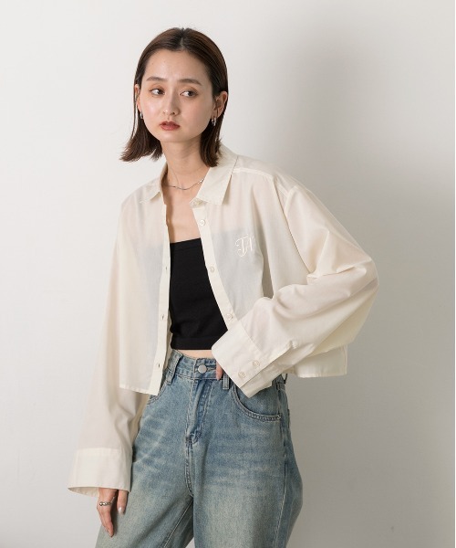 ad thie(アドティエ)の「刺繍入り ショート丈シャツ(シャツ/ブラウス・レディース・アイボリー・LARGE/MEDIUM)」の5枚目の写真